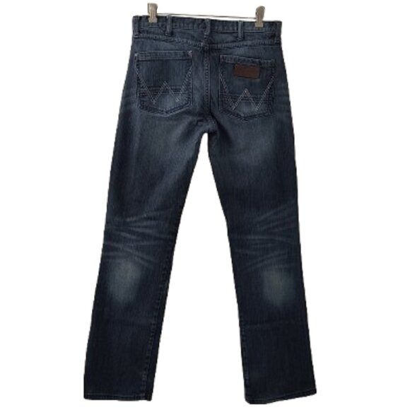 Men's Classic Wrangler Jeans 31-32x34 Slim Boot Cut Dark Wash Cowboy Western - Picture 2 of 7